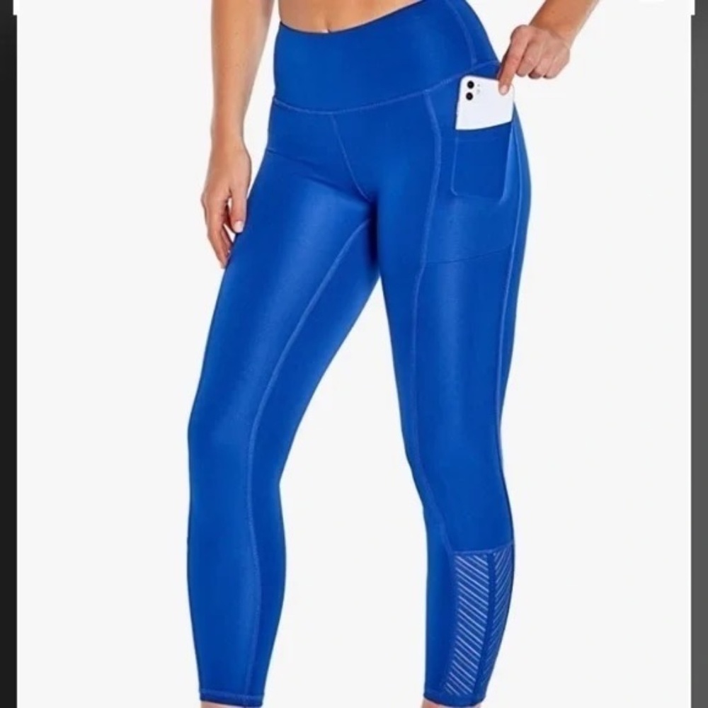 Bally Total Fitness Blue Surf the Web 25' Chevron-Mesh Pocket Crop Legging Small
